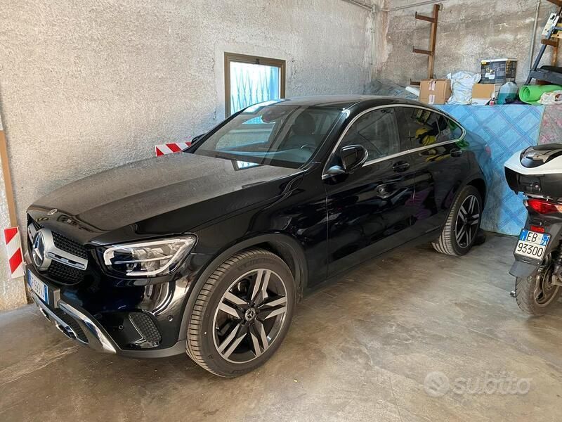 Usata Mercedes GLC300 245 CV (180 kW) 2021 Nero SUV