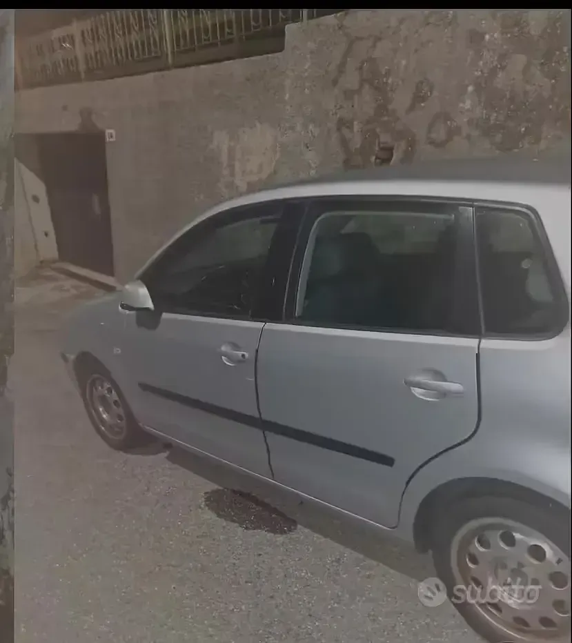 Usata VW Polo 75 CV (55 kW) 2003 Grigio Berlina