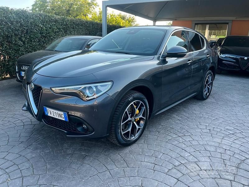 Usata Alfa Romeo Stelvio Executive 210 CV (154 kW) 2019 Grigio SUV