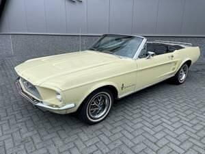 Usata Ford Mustang 225 CV (165 kW) 1967 Giallo Cabrio