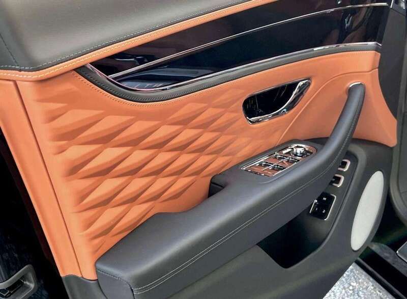 Nuova Bentley Flying Spur 544 CV (400 kW) 2025 Nero Berlina