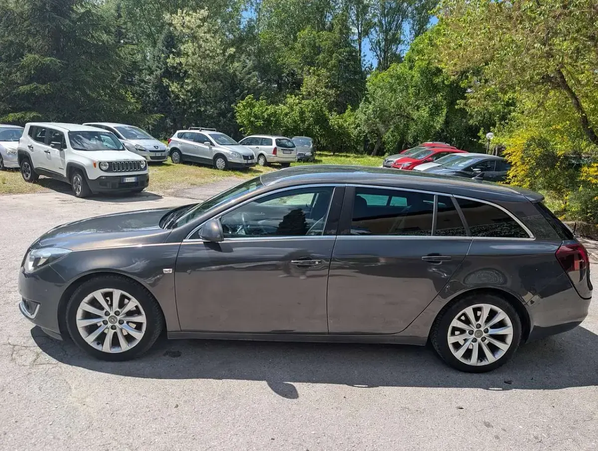 Usata Opel Insignia Cosmo 163 CV (119 kW) 2013 Grigio Station wagon