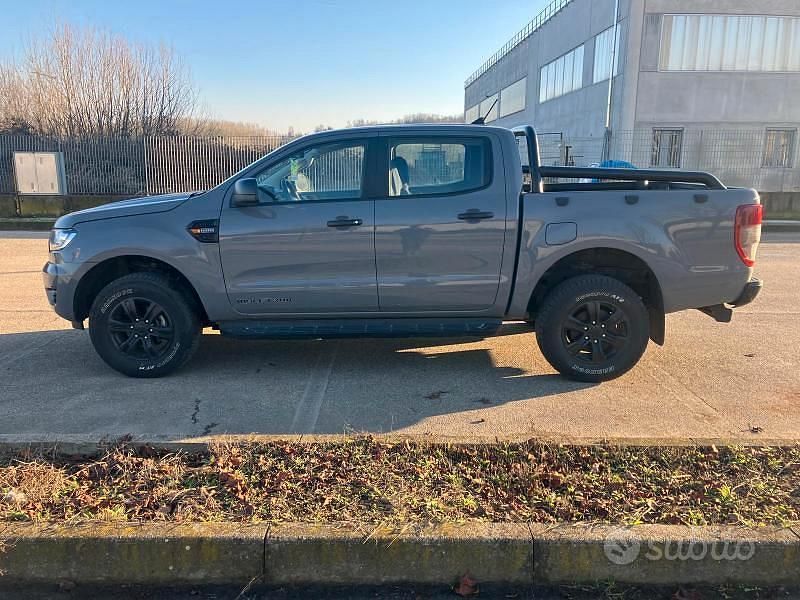 Usata Ford Ranger Wolftrak 170 CV (125 kW) 2022 Grigio Pick-up