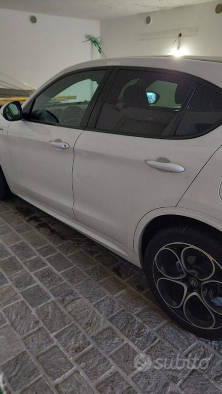 Bianco Usata 2021 Alfa Romeo Stelvio Veloce SUV | 29.000 € (Buon prezzo) - Immagine 1/4