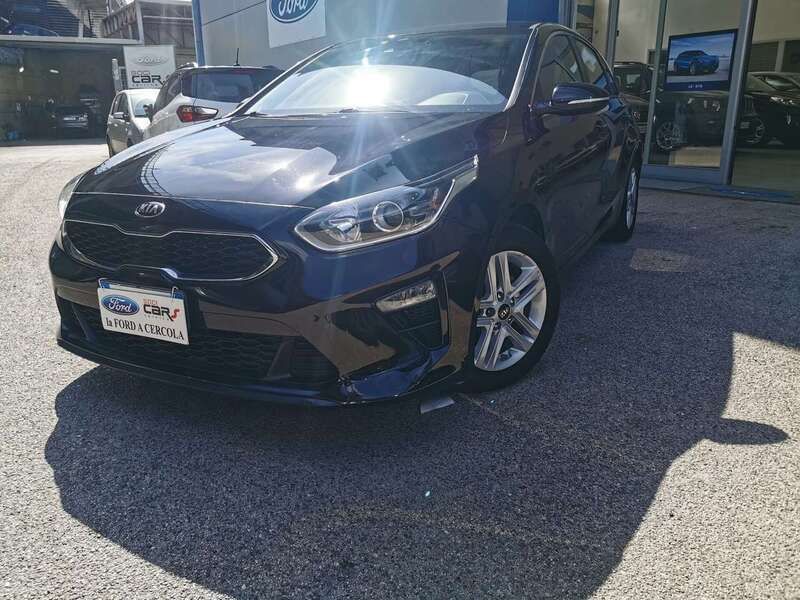 Nero Usata 2019 Kia Ceed Tre volumi | 10.800 € (Buon prezzo) - Immagine 1/4