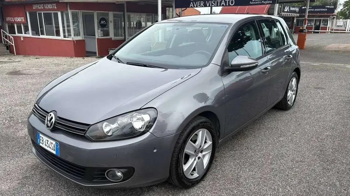 Usata VW Golf VI Comfortline 122 CV (89 kW) 2010 Grigio Utilitaria