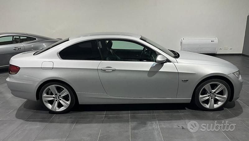 Usata BMW 325 M Sport 218 CV (160 kW) 2007 Grigio Coupé