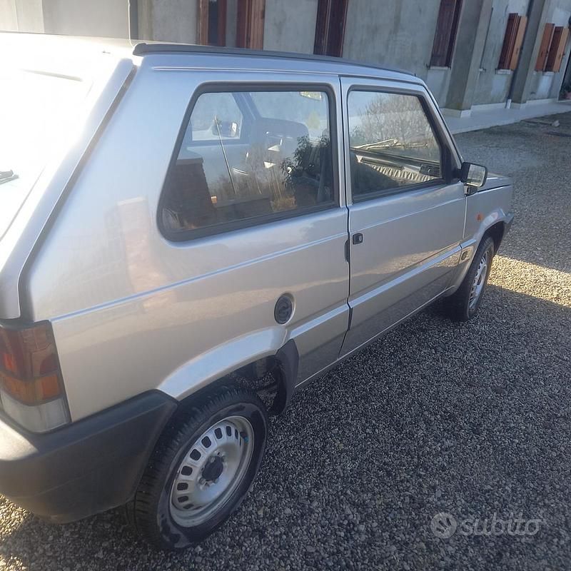 Usata Fiat Panda 34 CV (25 kW) 2000 Grigio Utilitaria