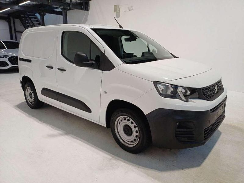 Bianco Usata 2020 Peugeot Partner Premium Monovolume | 13.450 € (Cara) - Immagine 1/4
