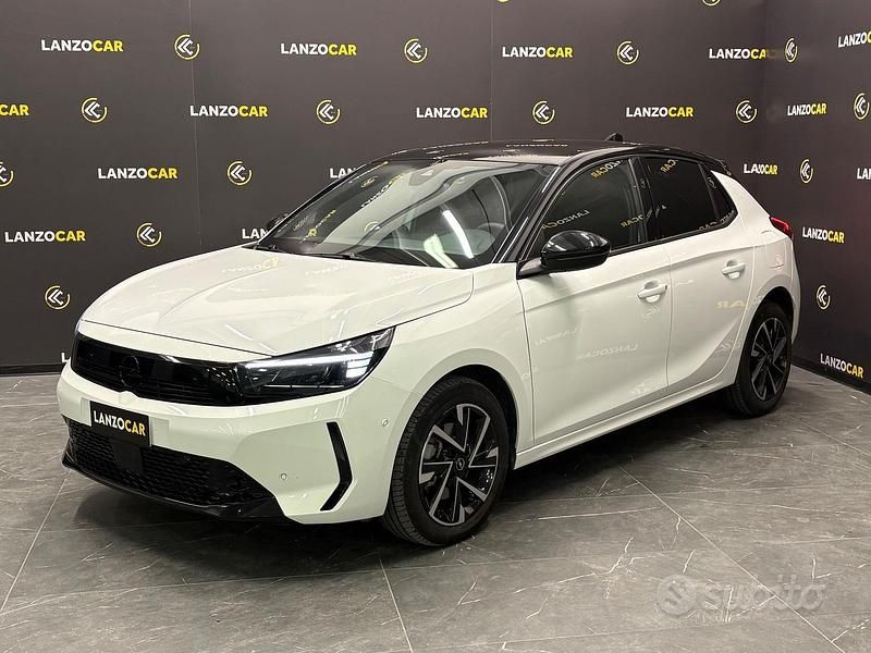 Usata Opel Corsa GS Line 101 CV (74 kW) 2024 Bianco Berlina