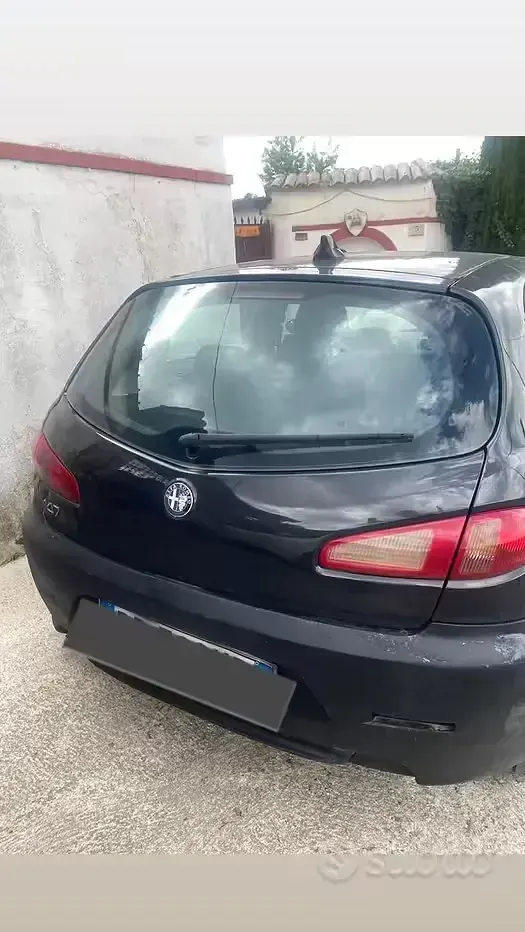 Usata Alfa Romeo 147 120 CV (88 kW) 2007 Nero Utilitaria