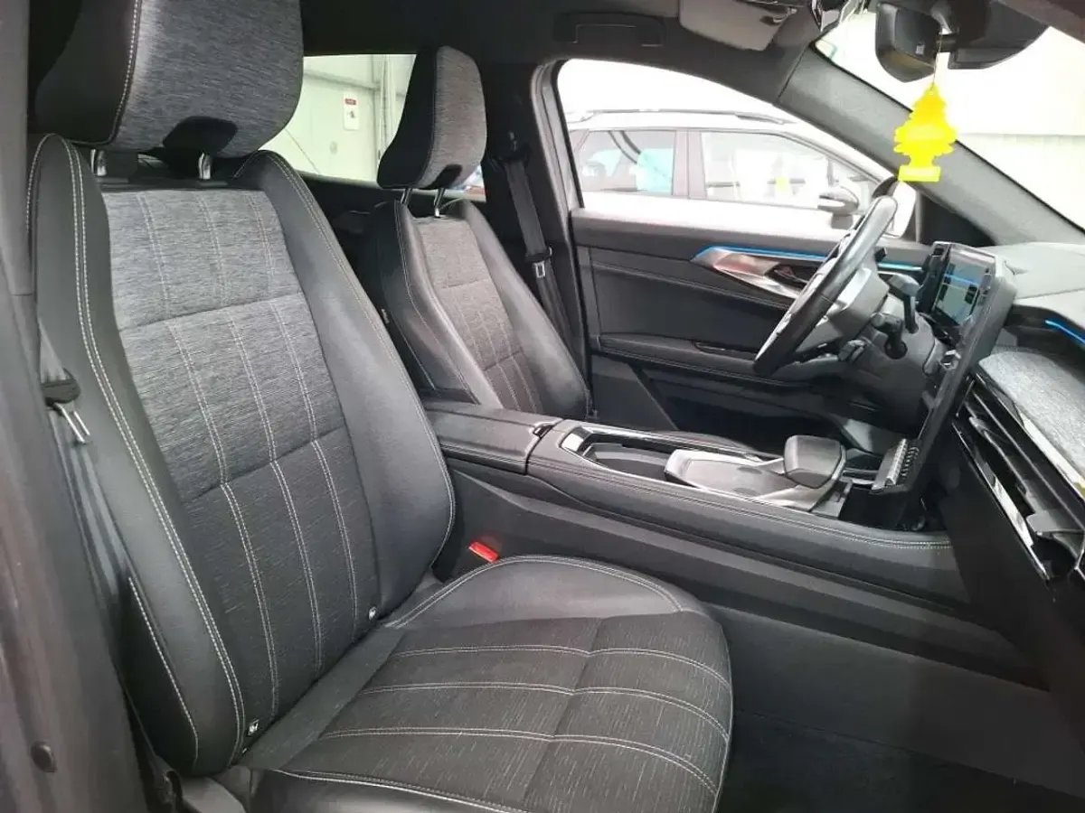 Usata Renault Austral Techno 131 CV (96 kW) 2024 Grigio scisto SUV