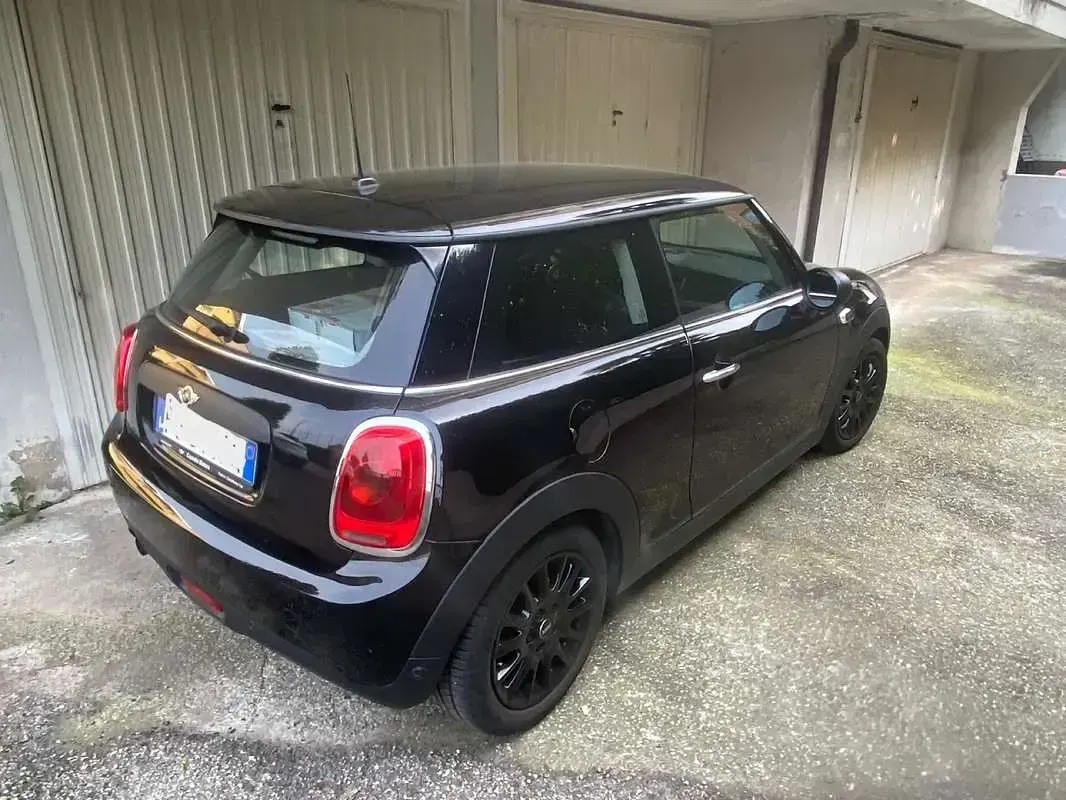 Usata Mini ONE 75 CV (55 kW) 2017 Nero Utilitaria