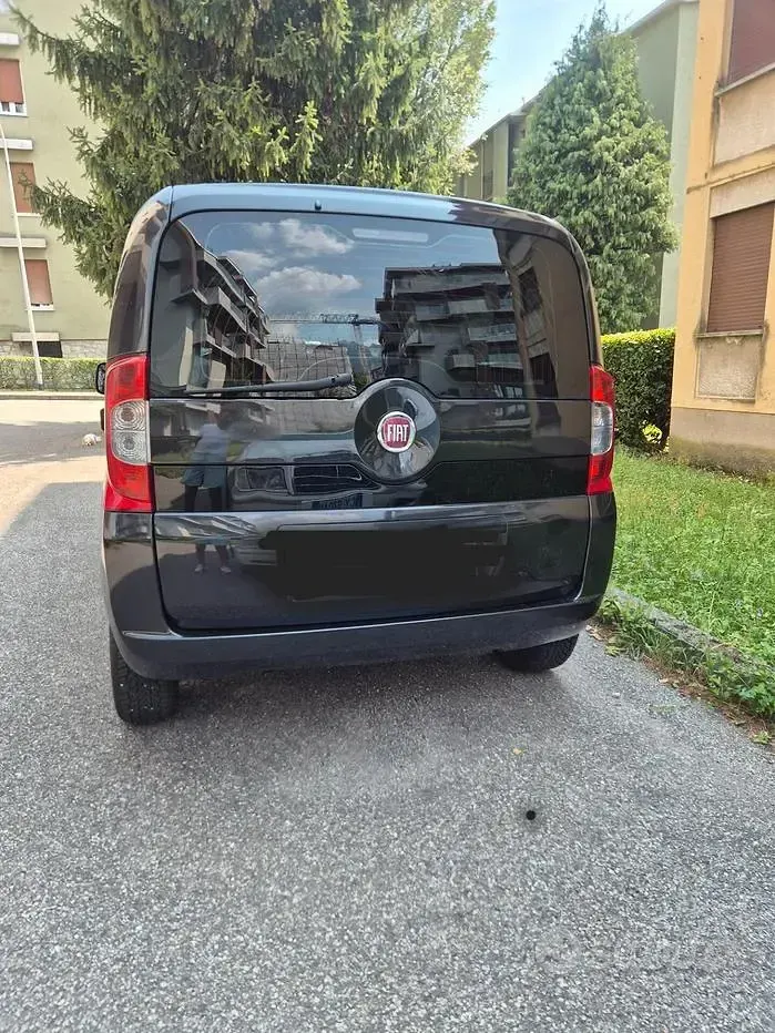 Usata Fiat Qubo Trekking 75 CV (55 kW) 2011 Nero Monovolume