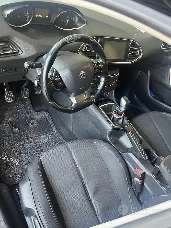 Usata Peugeot 308 99 CV (72 kW) 2016 Nero Berlina