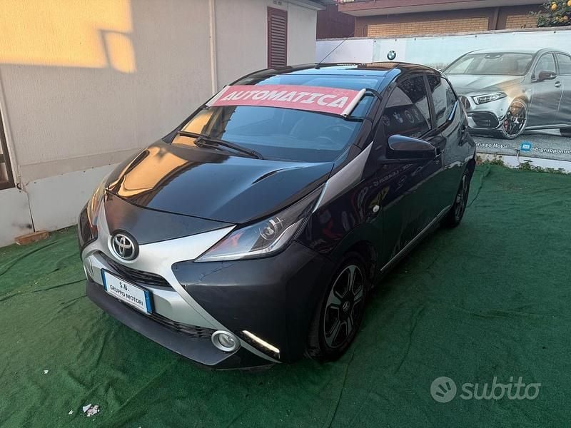 Usata Toyota Aygo X-play 69 CV (50 kW) 2017 Nero Utilitaria