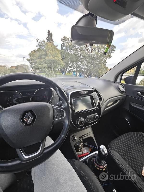Usata Renault Captur 110 CV (80 kW) 2017 Bianco SUV
