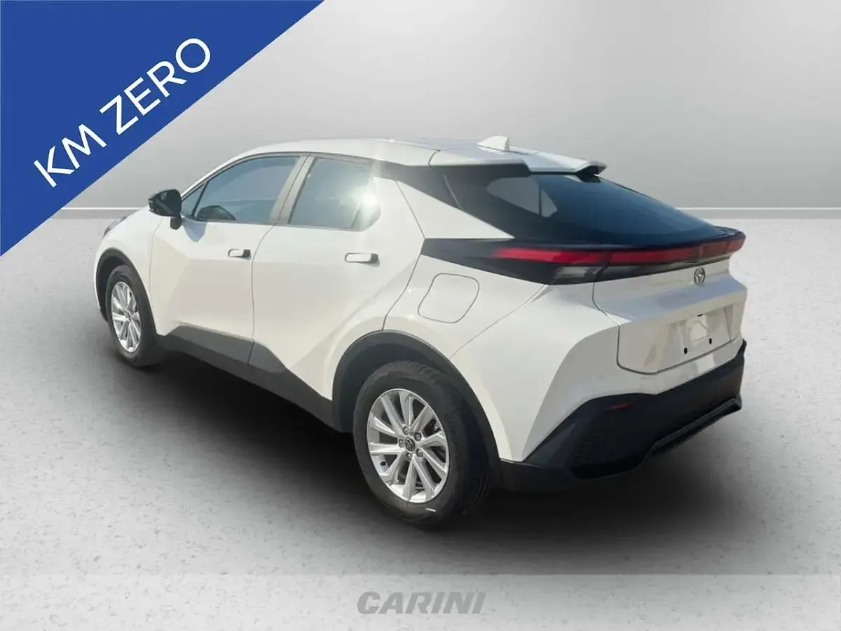 Nuova Toyota C-HR Active 140 CV (102 kW) 2026 Super white SUV