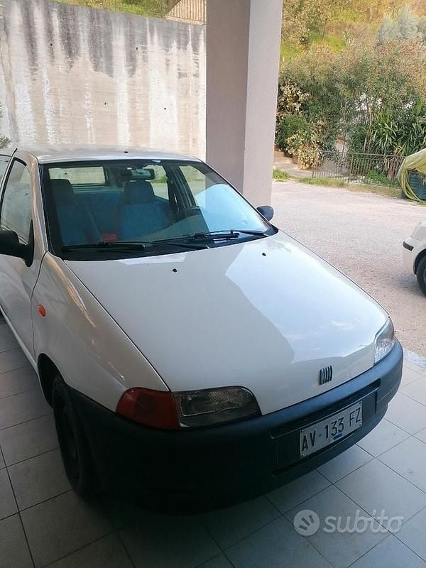 Usata Fiat Punto 54 CV (39 kW) 1997 Bianco Utilitaria