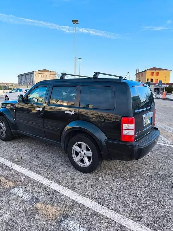 Usata Dodge Nitro 177 CV (130 kW) 2009 Nero SUV