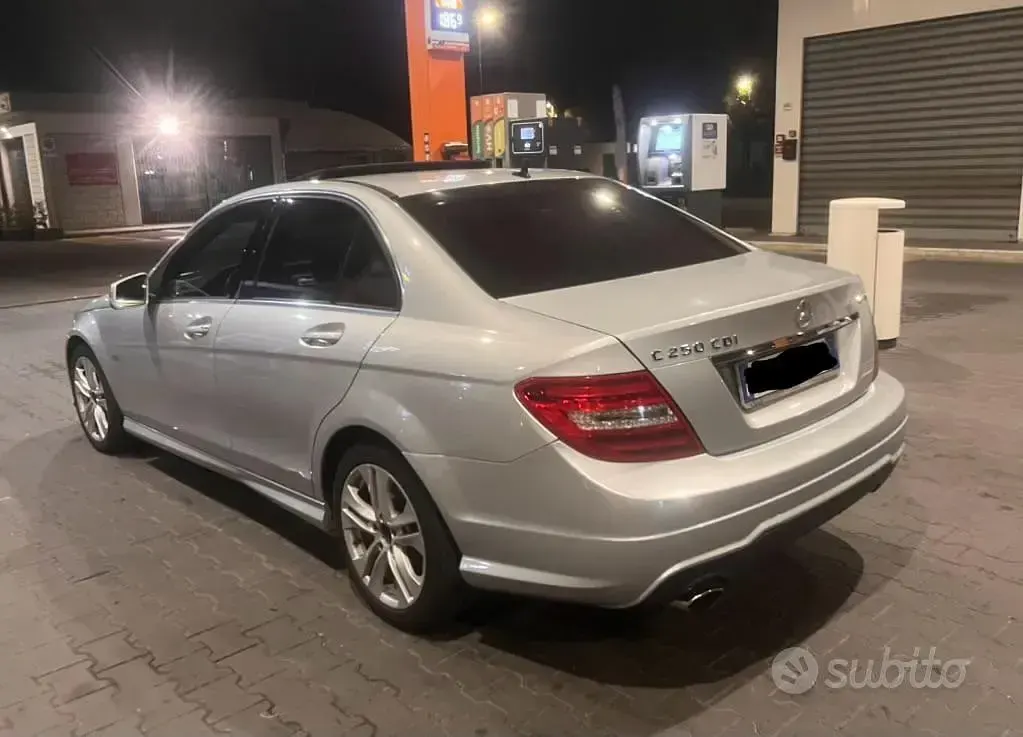 Usata Mercedes C250 204 CV (150 kW) 2011 Grigio Berlina