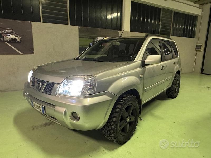 Grigio Usata 2004 Nissan X-Trail SUV | 3250 € - Immagine 1/4