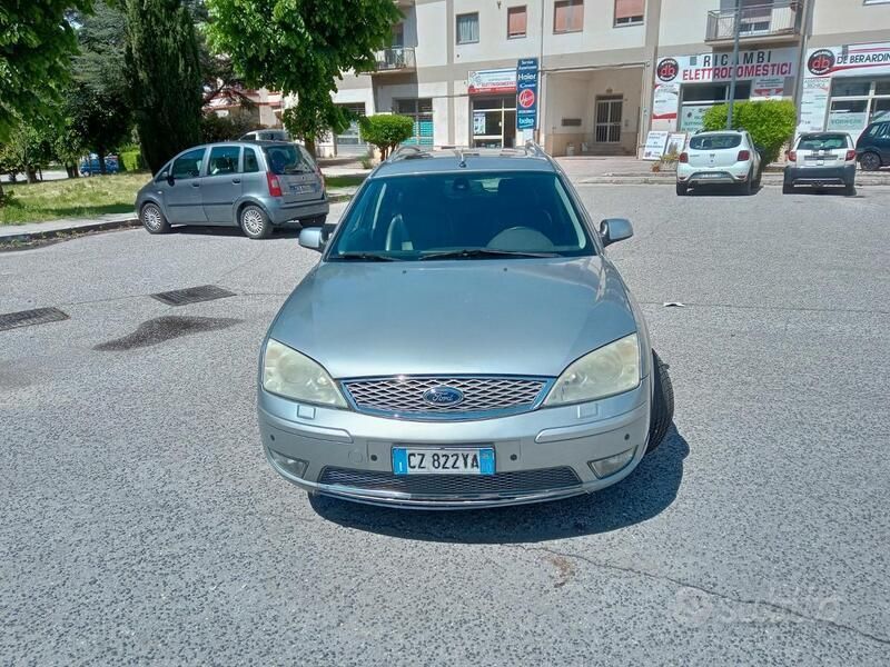 Usata Ford Mondeo 155 CV (114 kW) 2006 Grigio Station wagon