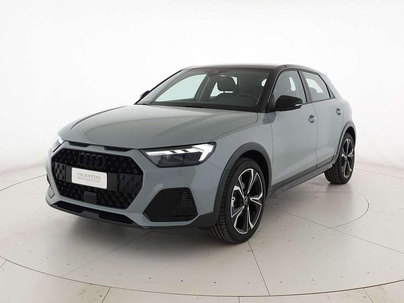 Nuova Audi A1 116 CV (85 kW) 2026 Grigio freccia perla nero mito Berlina