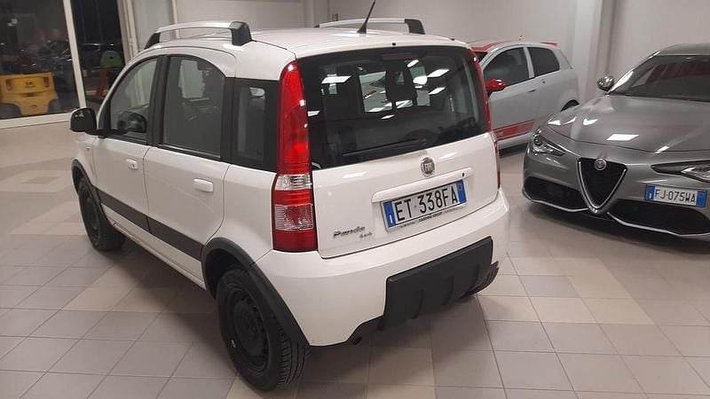 Usata Fiat Panda 4x4 Climbing 74 CV (54 kW) 2011 Bianco Utilitaria