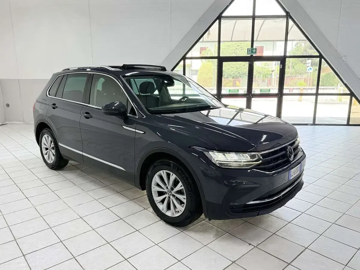 Usata VW Tiguan R-line 177 CV (130 kW) 2022 Grigio SUV