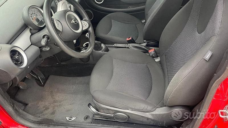 Usata Mini Cooper 120 CV (88 kW) 2007 Rosso Utilitaria