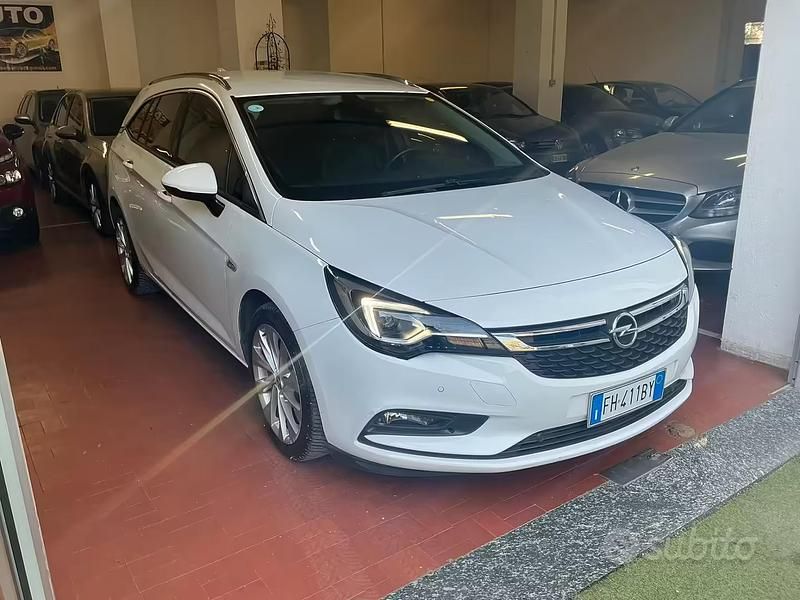 Usata Opel Astra Innovation 136 CV (100 kW) 2017 Bianco Station wagon
