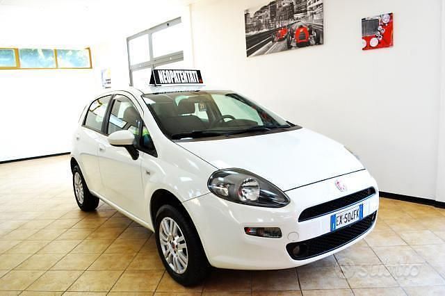 Usata Fiat Punto Lounge 77 CV (56 kW) 2014 Bianco Utilitaria