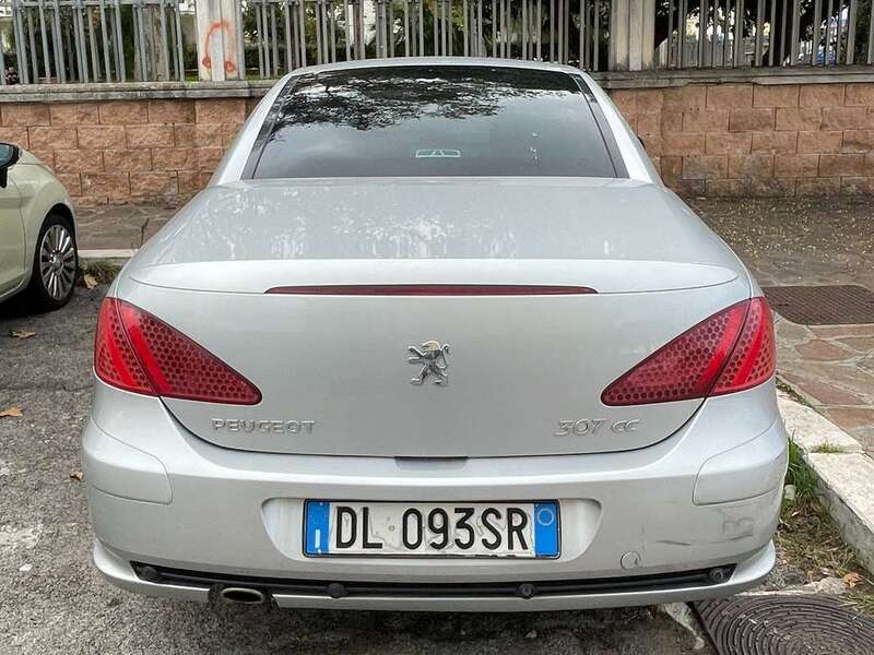 Usato 2008 Peugeot 307 1.6 Benzin 109 CV (2.400 €)