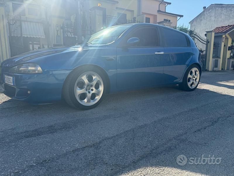Usata Alfa Romeo 147 120 CV (88 kW) 2005 Utilitaria