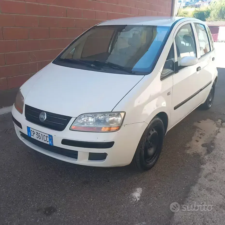 Usata Fiat Idea 95 CV (69 kW) 2004 Bianco Monovolume