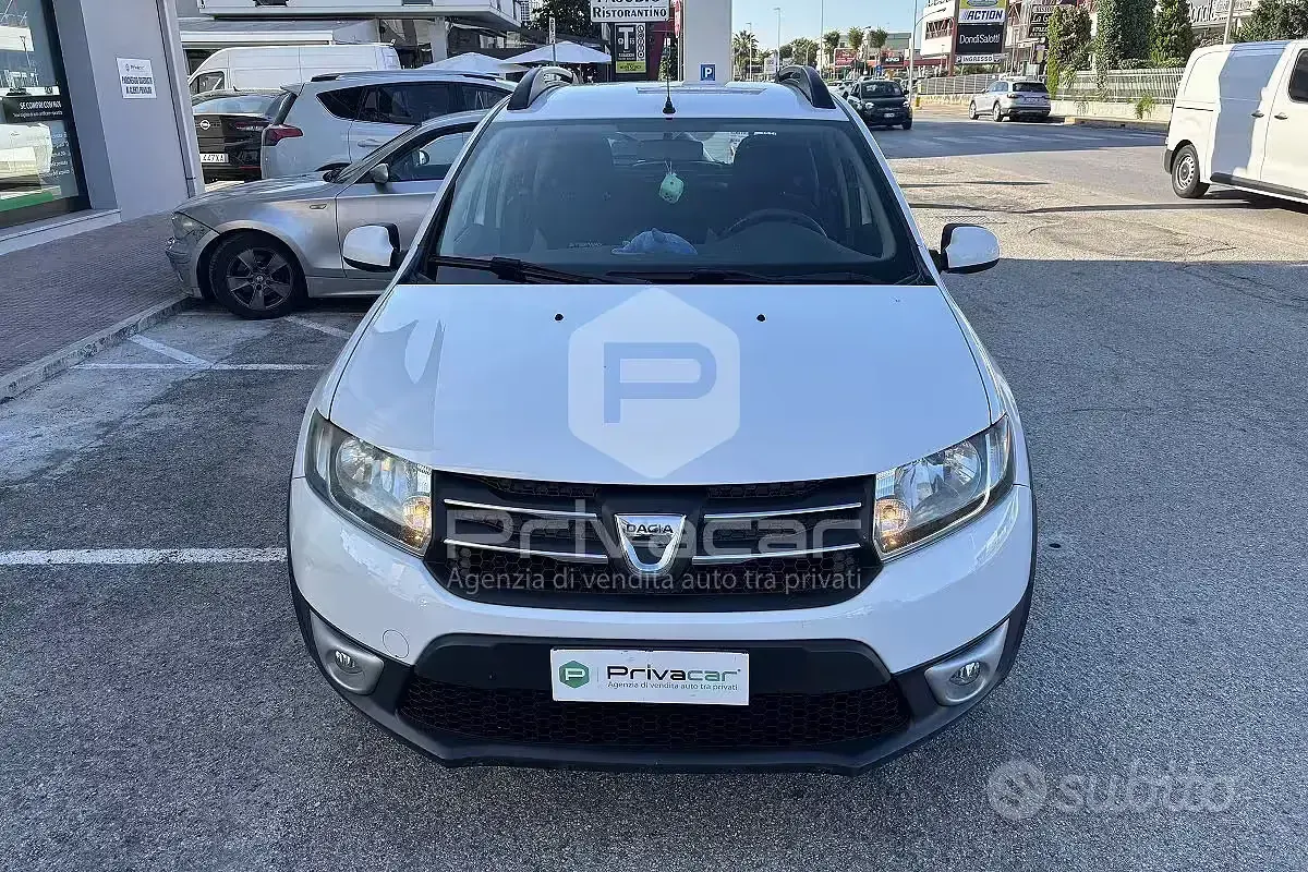 Usata Dacia Sandero Prestige 90 CV (66 kW) 2015 Bianco Utilitaria
