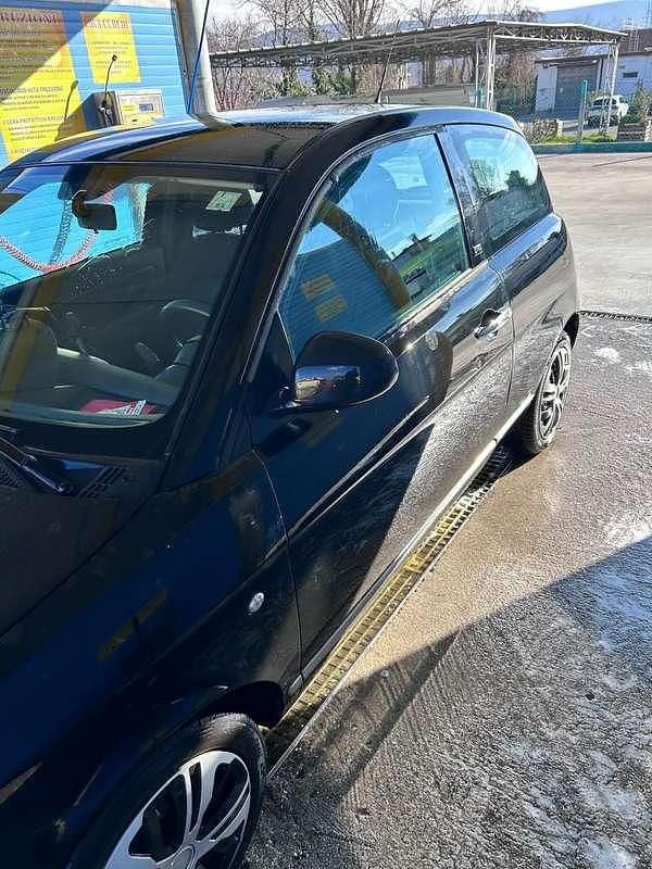 Usata Lancia Ypsilon 75 CV (55 kW) 2011 Nero Utilitaria