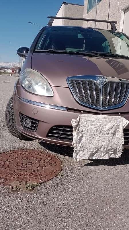 Usata Lancia Musa 120 CV (88 kW) 2011 Monovolume