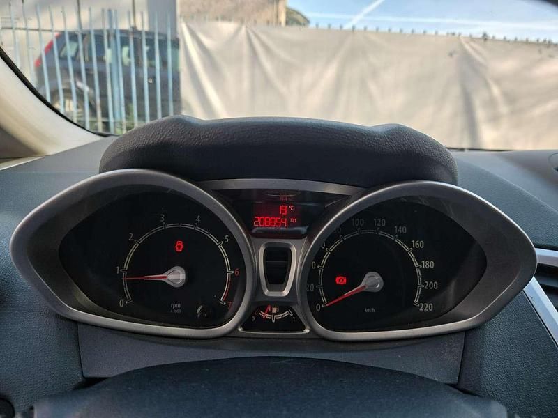 Usata Ford Fiesta Titanium 96 CV (70 kW) 2009 Blu/azzurro Utilitaria