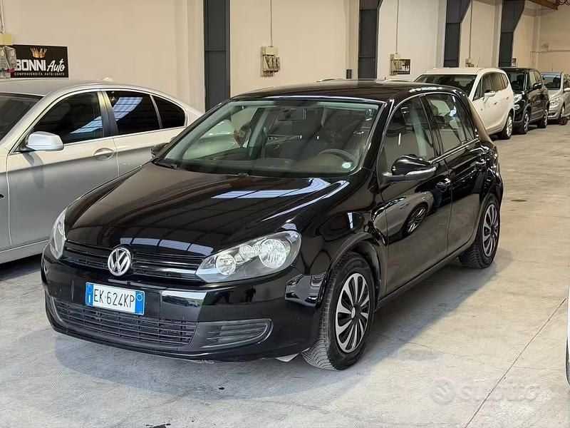 Usata VW Golf VII 102 CV (75 kW) 2013 Nero Berlina