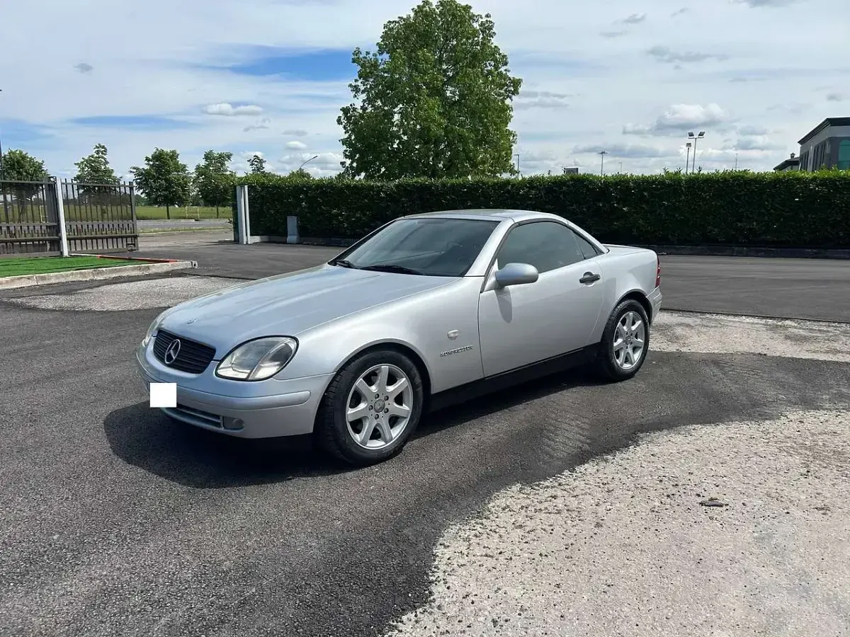 Usata Mercedes SLK200 192 CV (141 kW) 1998 Argento Cabrio