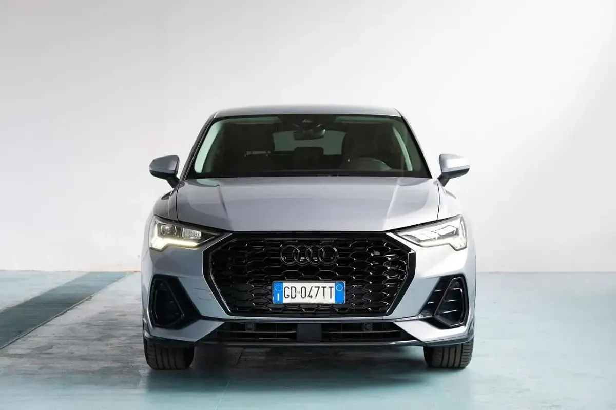 Usata Audi Q3 Sportback Black Edition 150 CV (110 kW) 2021 Grigio SUV