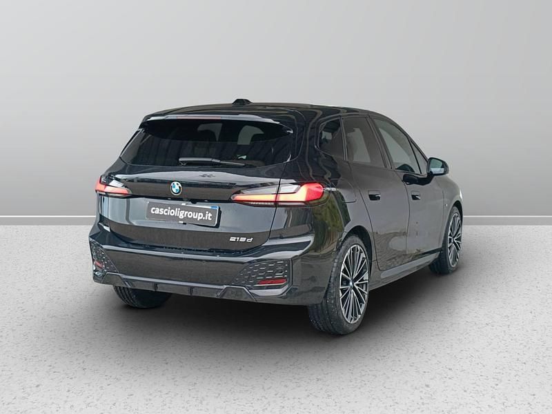 Usata BMW 218 Active Tourer Comfort Edition 150 CV (110 kW) 2024 Black sapphire metallizzato Monovolume