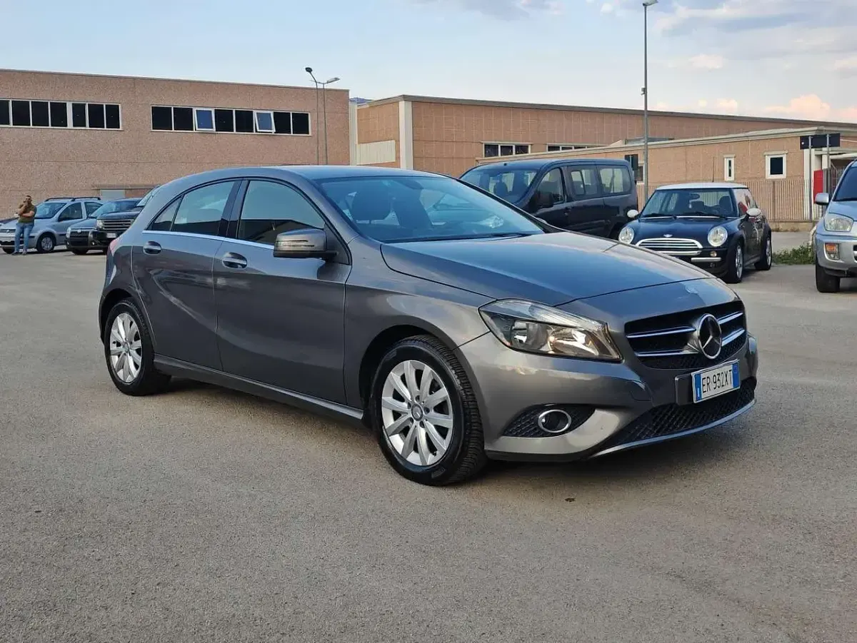Usata Mercedes A180 Executive 109 CV (80 kW) 2013 Grigio Utilitaria