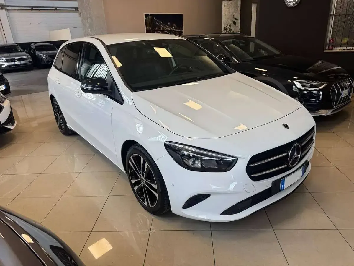 Usata Mercedes B180 116 CV (85 kW) 2019 Bianco Utilitaria