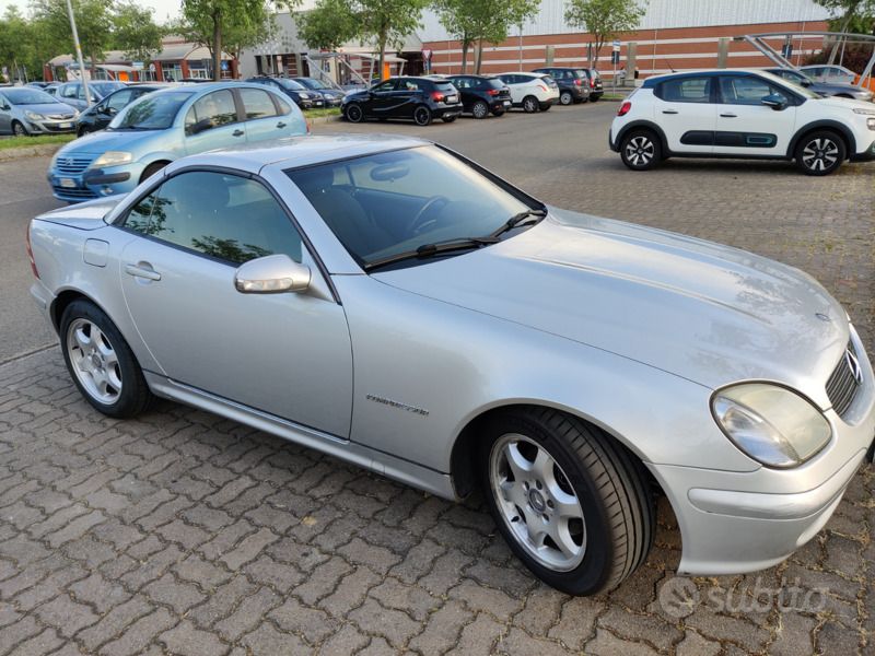 Usata Mercedes SLK200 163 CV (119 kW) 2001 Grigio Cabrio