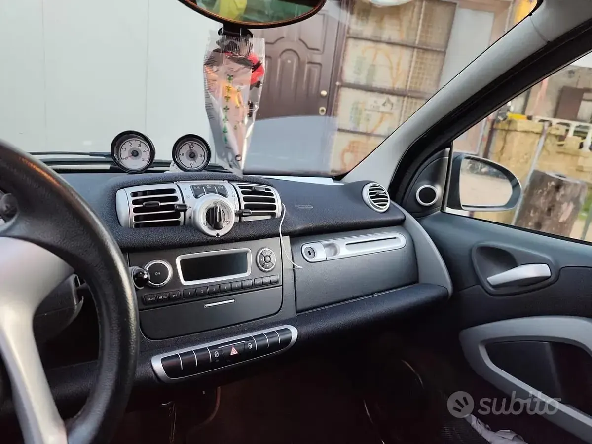 Usata Smart ForTwo Coupé 54 CV (39 kW) 2011 Nero Coupé