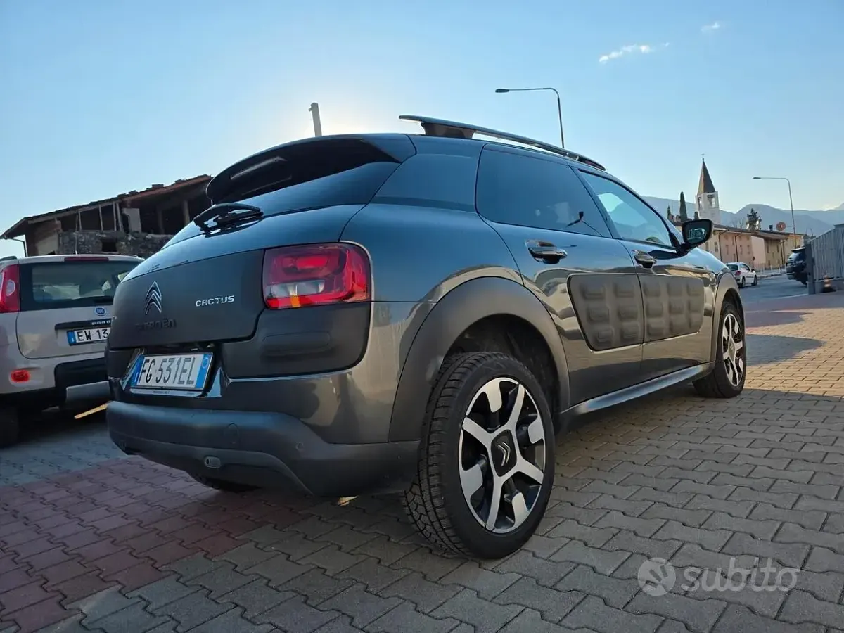 Usata Citroën C4 Cactus Shine 99 CV (72 kW) 2017 Grigio Utilitaria
