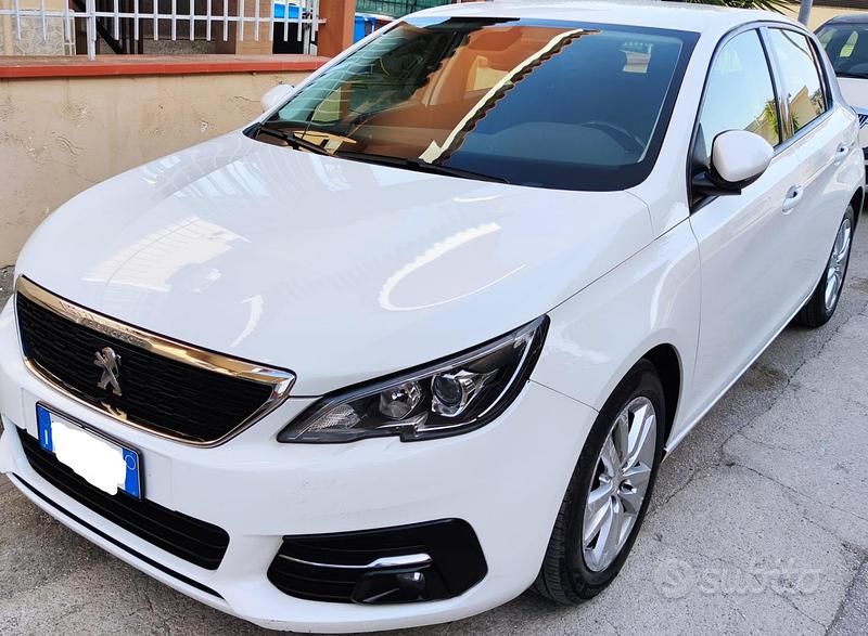 Bianco Usata 2019 Peugeot 308 Tre volumi | 8200 € (Super prezzo) - Immagine 1/4